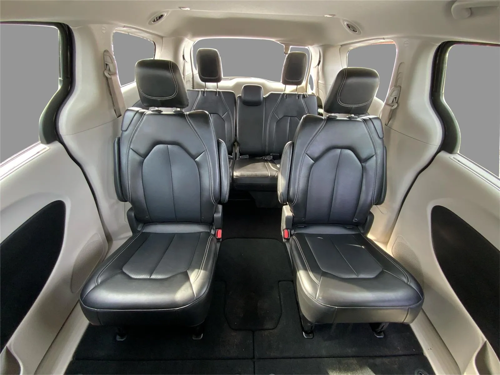 2024 Chrysler Pacifica Touring L - Photo 14