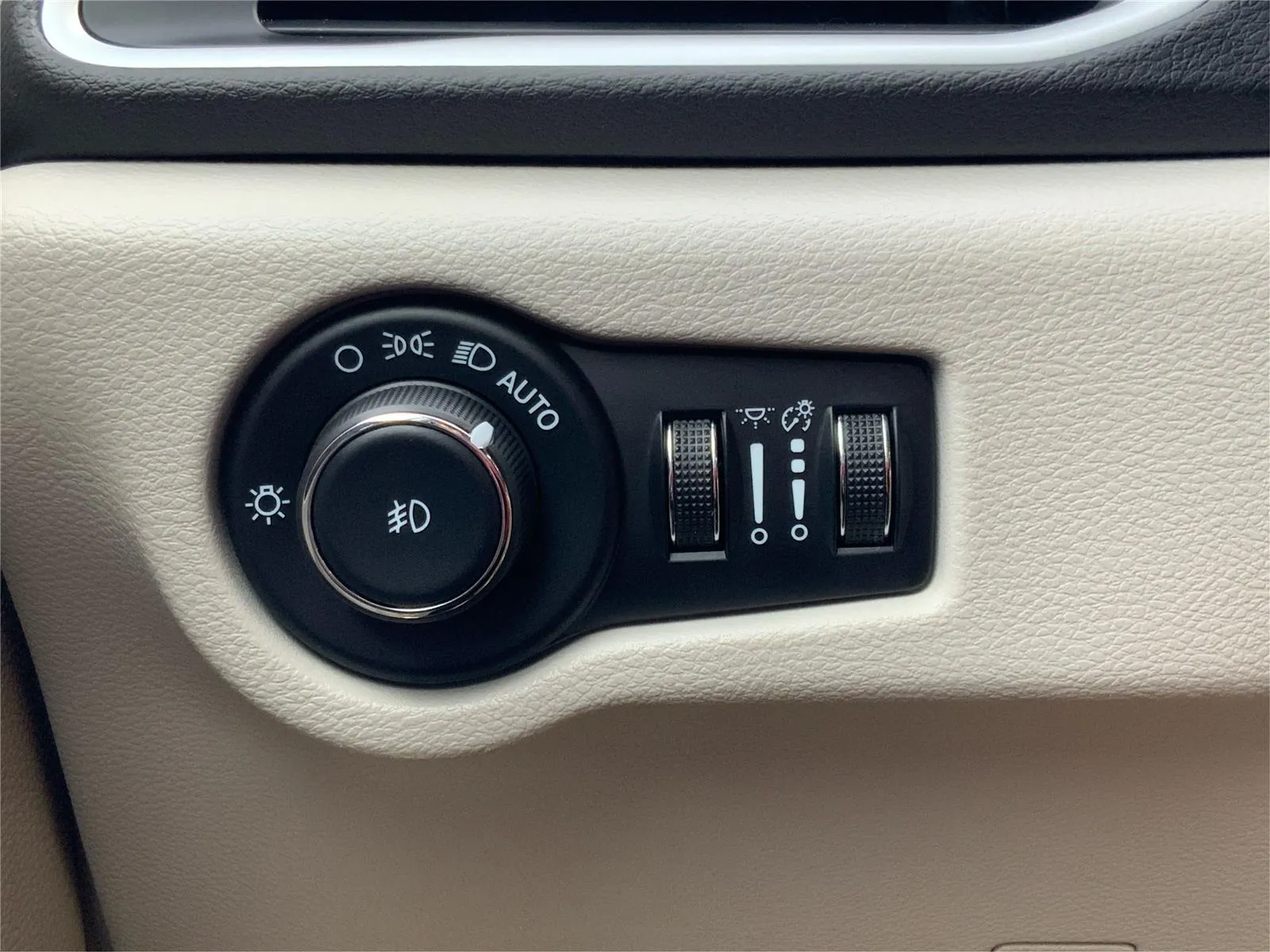2024 Chrysler Pacifica Touring L - Photo 17