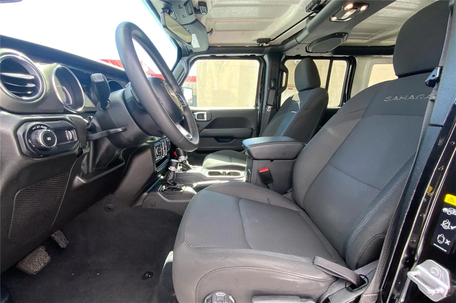 2023 Jeep Wrangler 4-Door Sahara - Photo 10