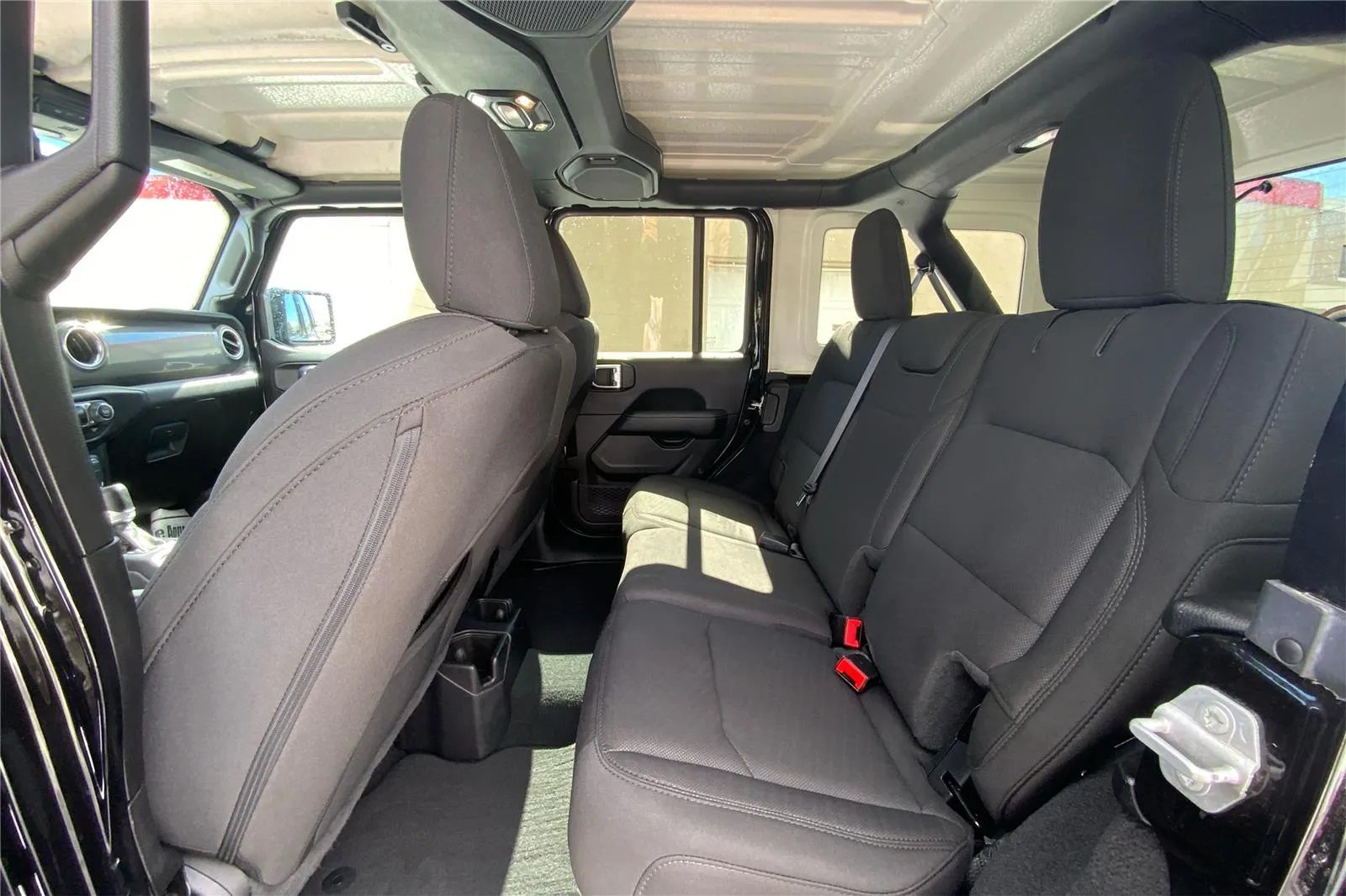 2023 Jeep Wrangler 4-Door Sahara - Photo 11