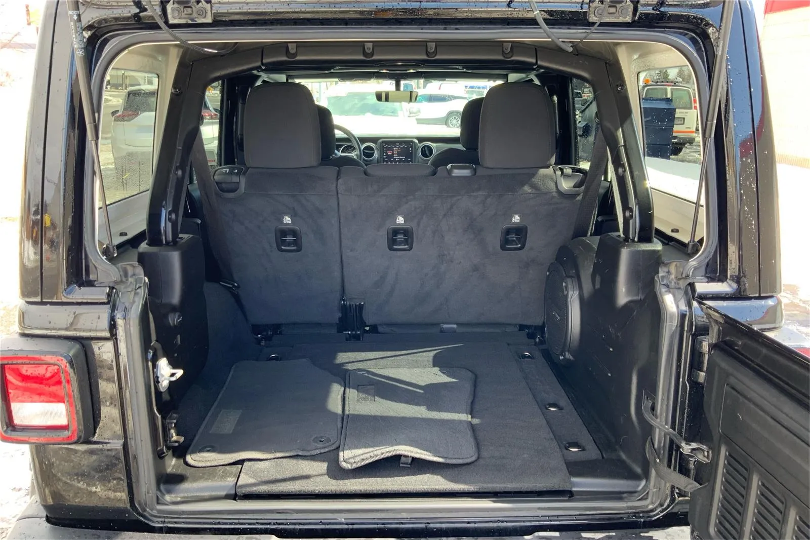2023 Jeep Wrangler 4-Door Sahara - Photo 12