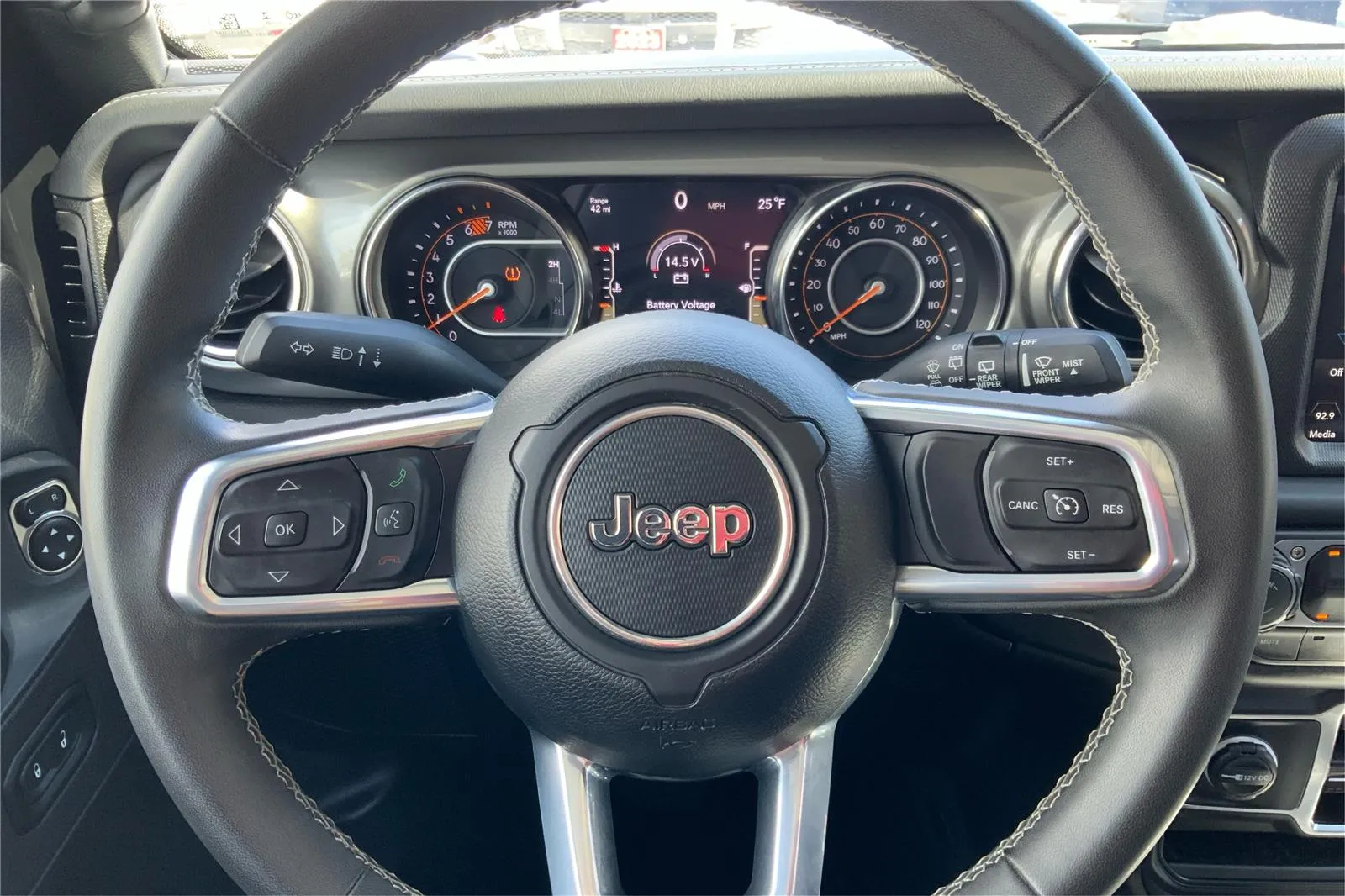2023 Jeep Wrangler 4-Door Sahara - Photo 16