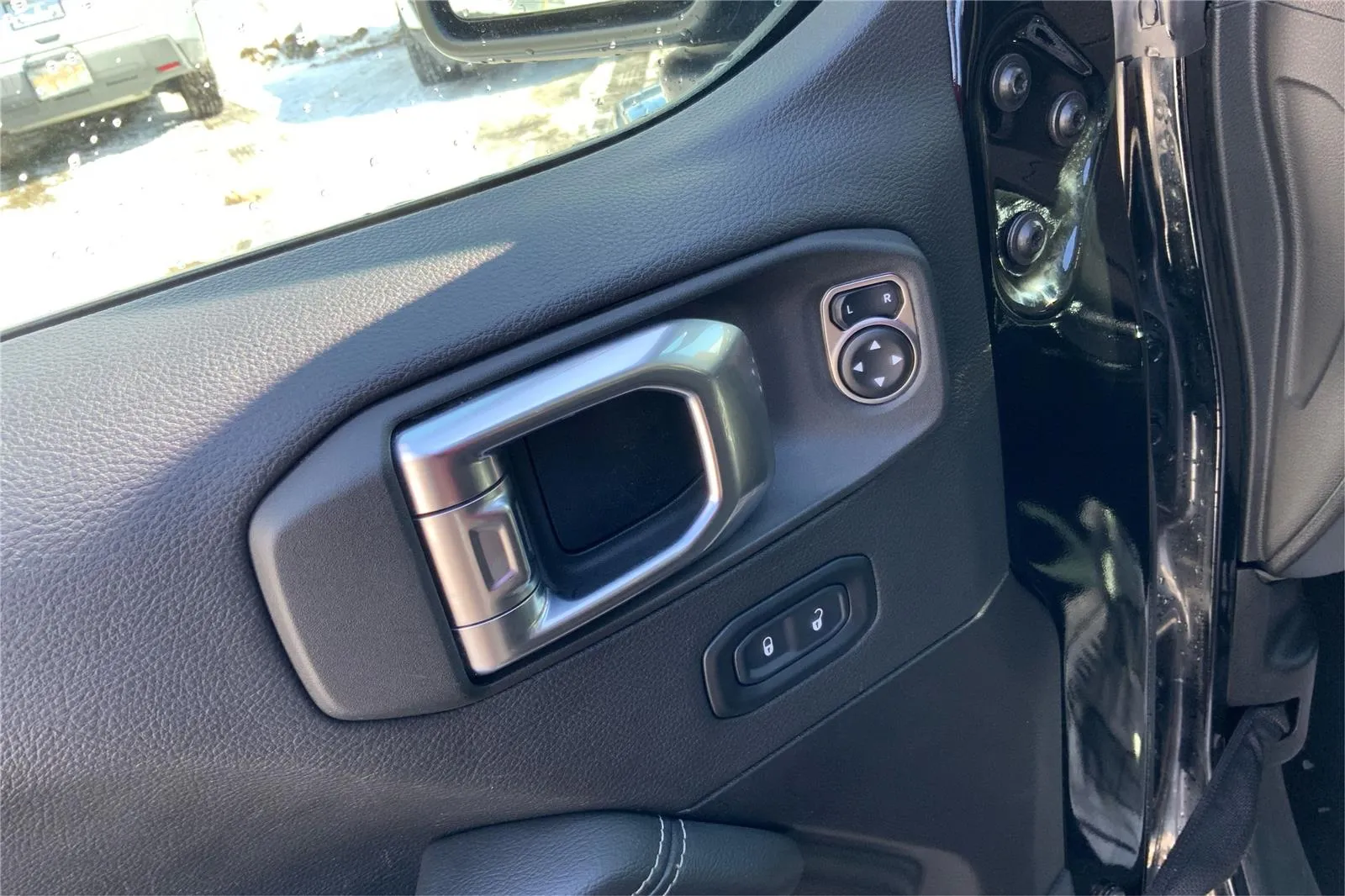 2023 Jeep Wrangler 4-Door Sahara - Photo 21