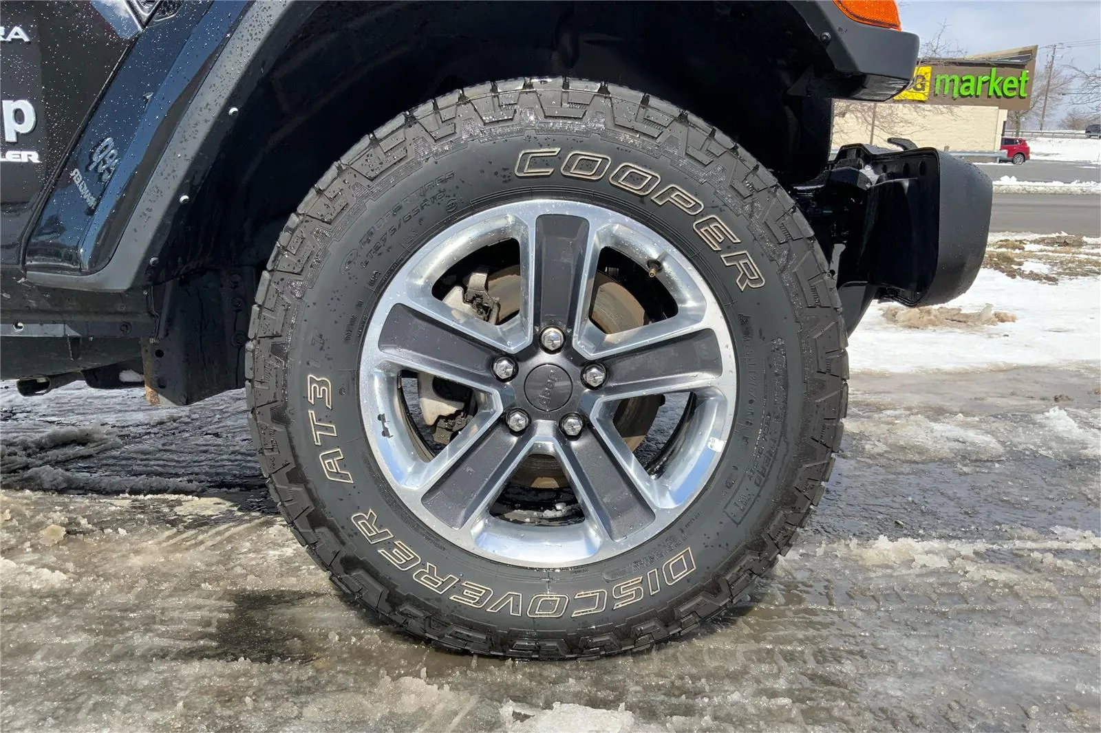 2023 Jeep Wrangler 4-Door Sahara - Photo 25