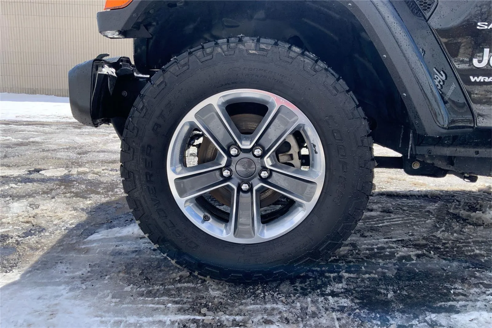 2023 Jeep Wrangler 4-Door Sahara - Photo 29