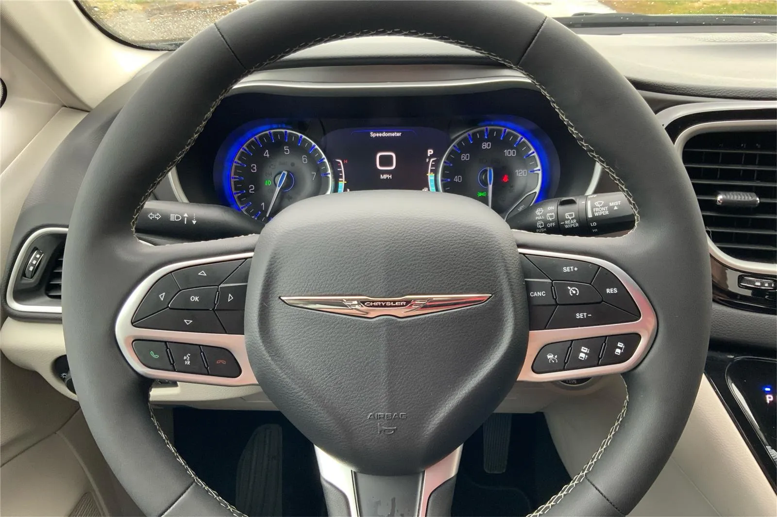 2024 Chrysler Pacifica Touring L - Photo 16