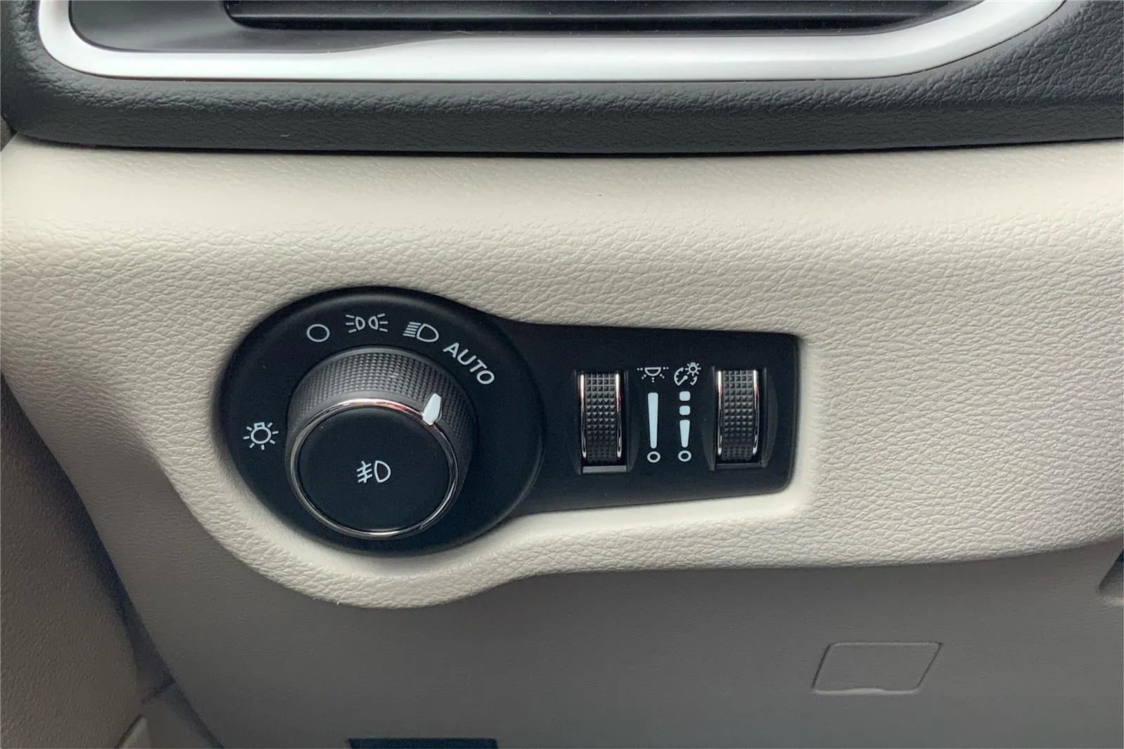 2024 Chrysler Pacifica Touring L - Photo 17