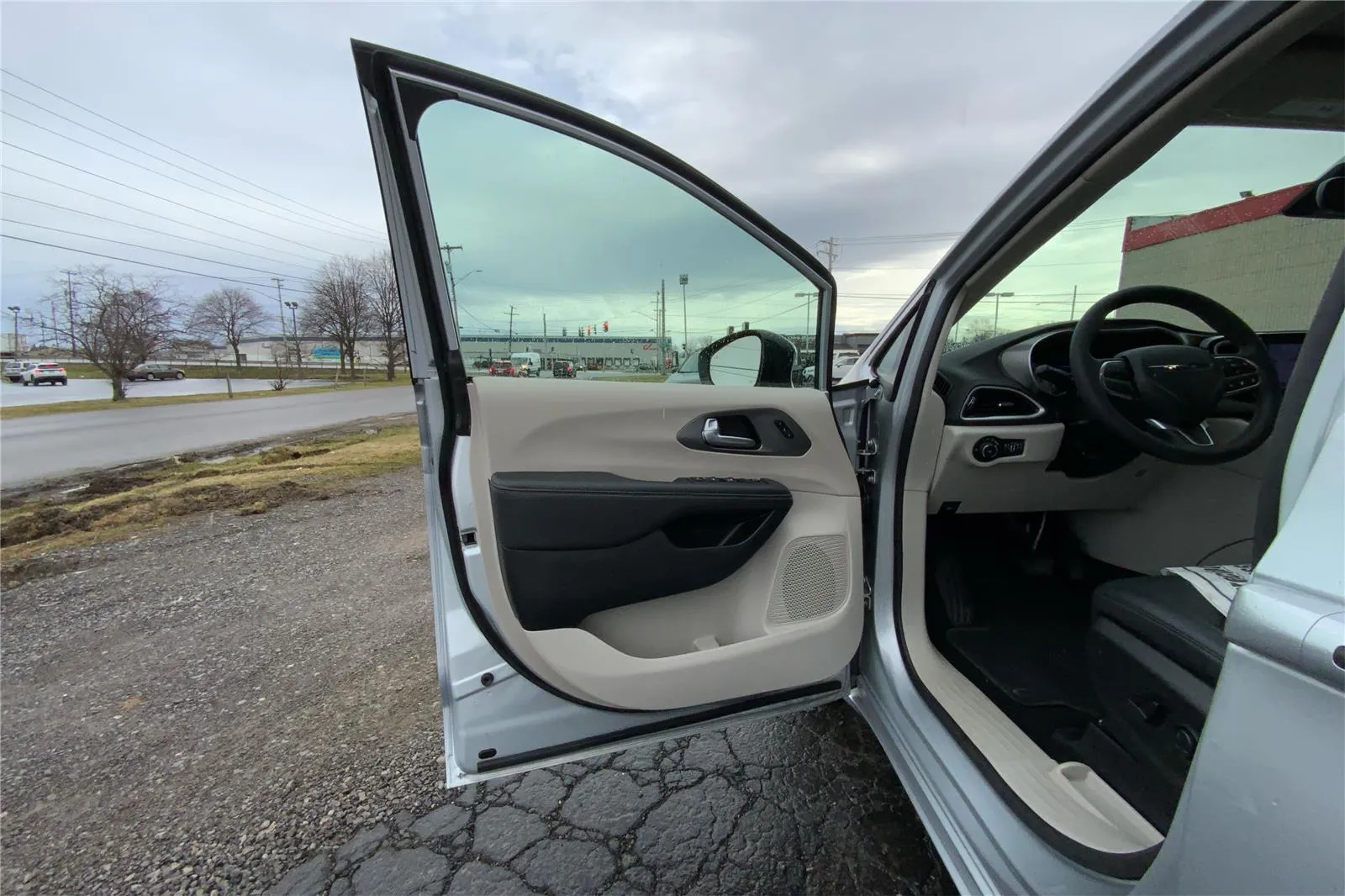 2024 Chrysler Pacifica Touring L - Photo 20