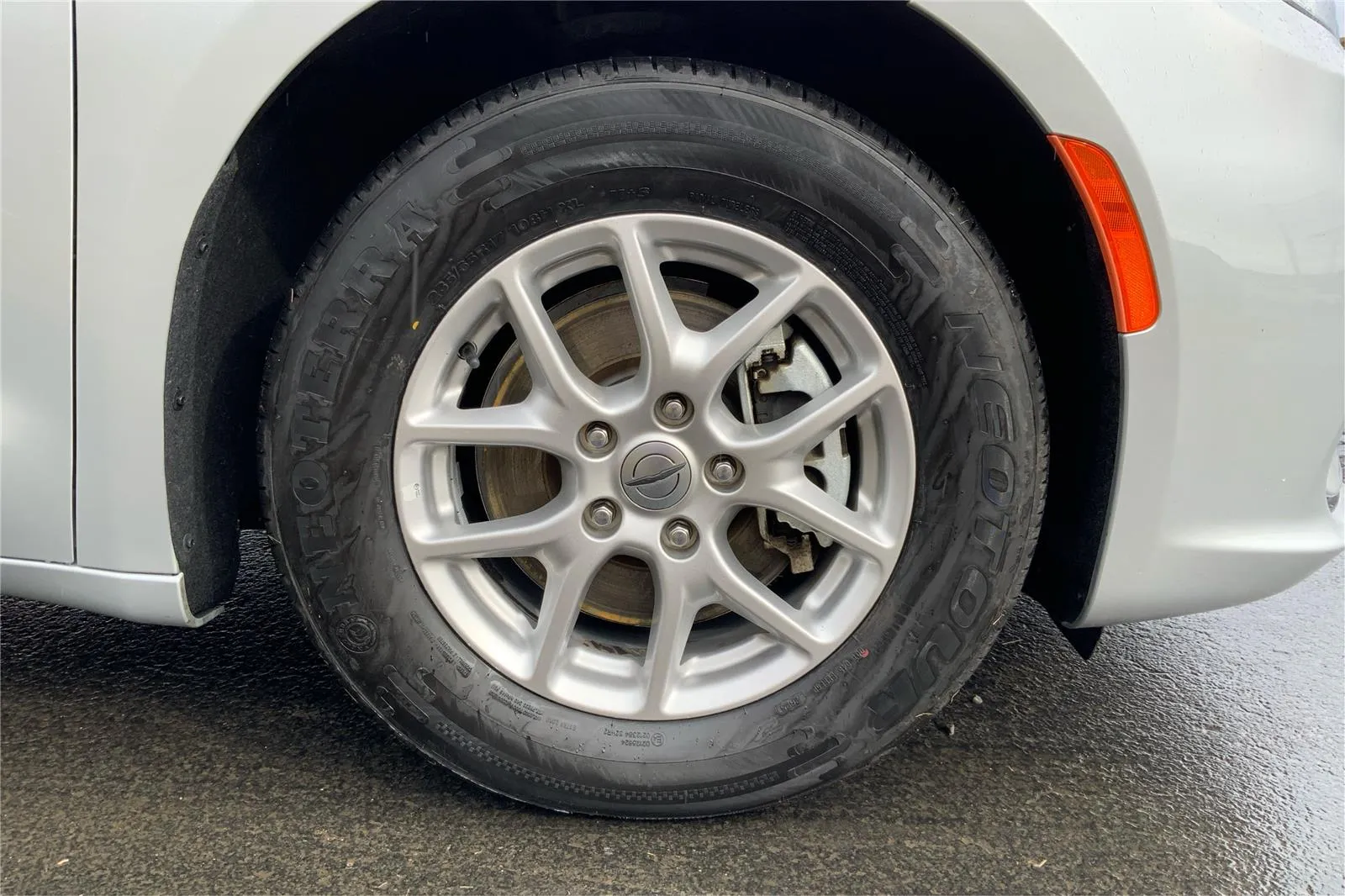 2024 Chrysler Pacifica Touring L - Photo 26