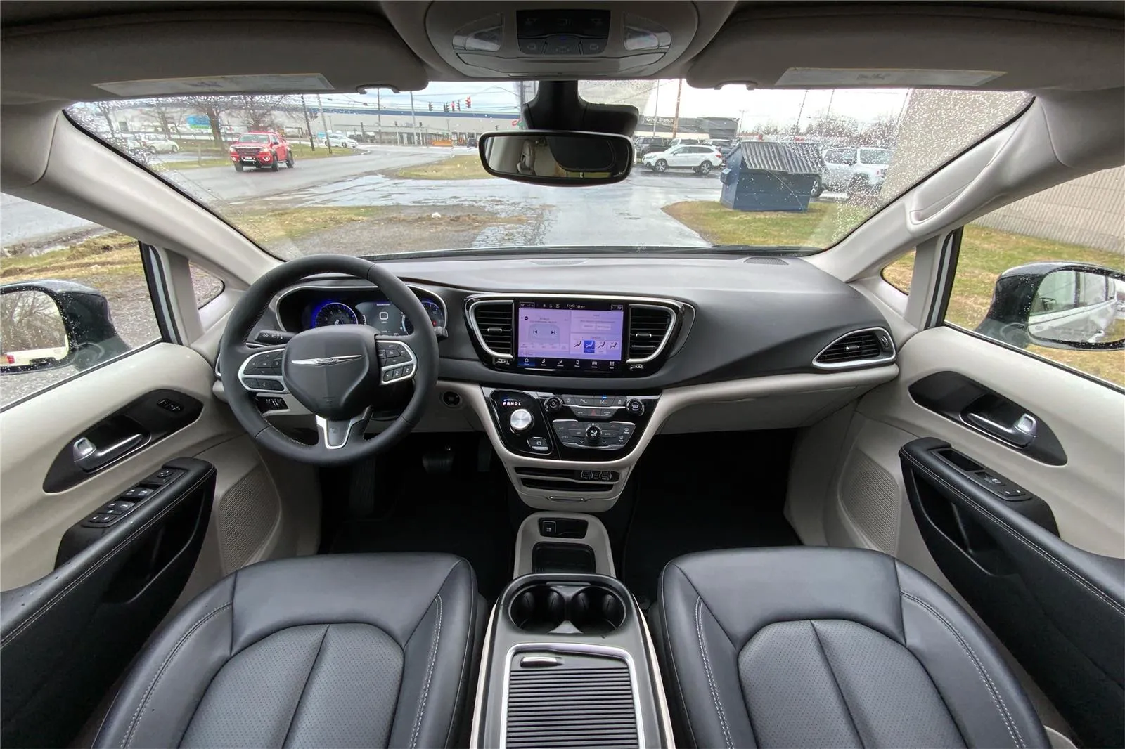 2024 Chrysler Pacifica Touring L - Photo 32