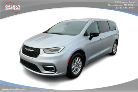 Silver 2024 Chrysler Pacifica Touring L for sale in West Seneca, NY