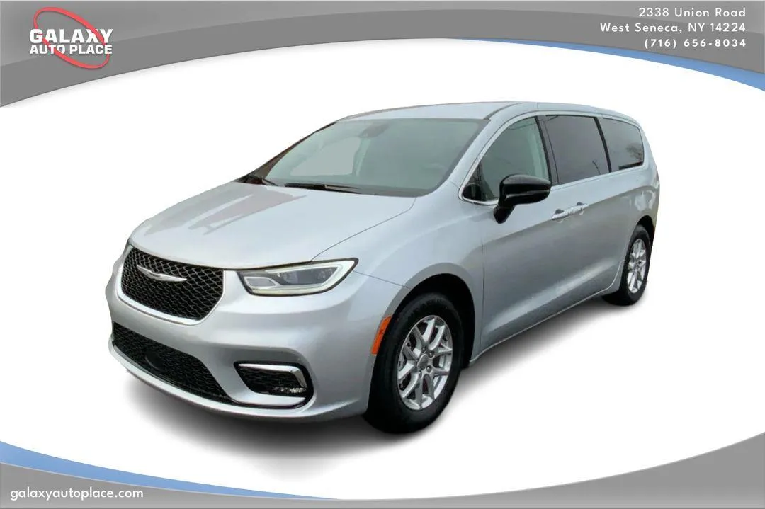 Silver 2024 Chrysler Pacifica Touring L for sale in West Seneca, NY