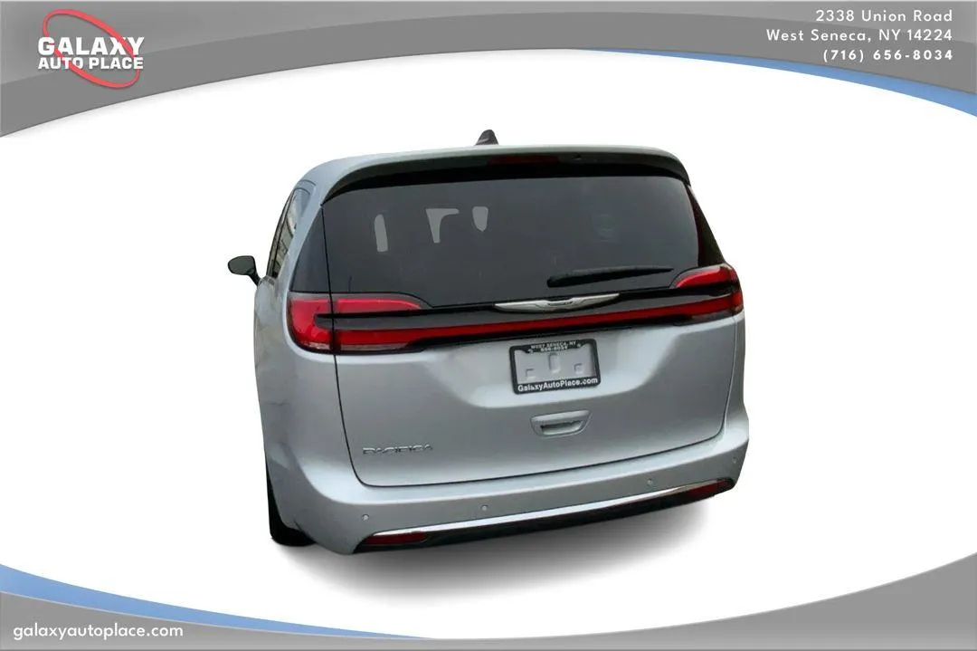 2024 Chrysler Pacifica Touring L - Photo 7