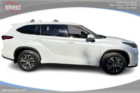 More photos of 2022 Toyota Highlander XLE at Galaxy Auto Place, NY