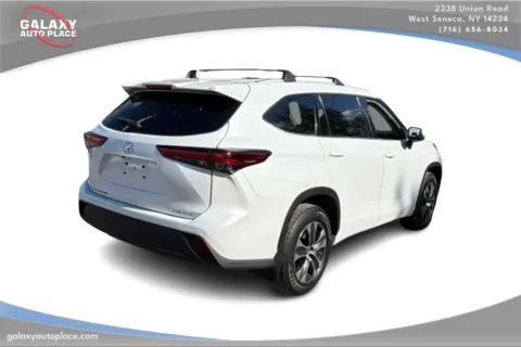 More photos of 2022 Toyota Highlander XLE at Galaxy Auto Place, NY