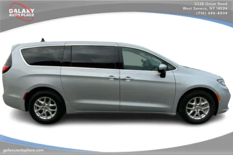 More photos of 2023 Chrysler Pacifica Touring L at Galaxy Auto Place, NY
