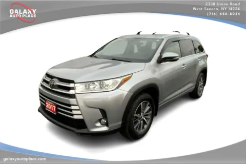 Silver 2017 Toyota Highlander XLE for sale in West Seneca, NY