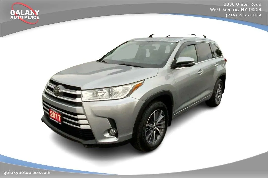 Silver 2017 Toyota Highlander XLE for sale in West Seneca, NY