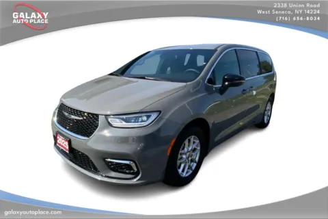 Gray 2025 Chrysler Pacifica Select for sale in West Seneca, NY