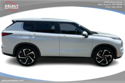 More photos of 2024 Mitsubishi Outlander SE at Galaxy Auto Place, NY