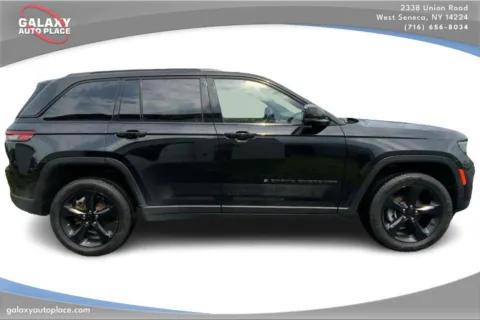 More photos of 2023 Jeep Grand Cherokee Altitude at Galaxy Auto Place, NY