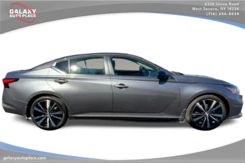 More photos of 2022 Nissan Altima 2.5 SR at Galaxy Auto Place, NY