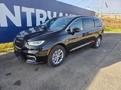 Another view of 2026 Chrysler Pacifica Limited for sale in Grayson, KY at Pure Country Automotive