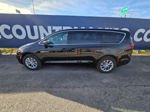 More photos of 2026 Chrysler Pacifica Limited at Pure Country Automotive, KY