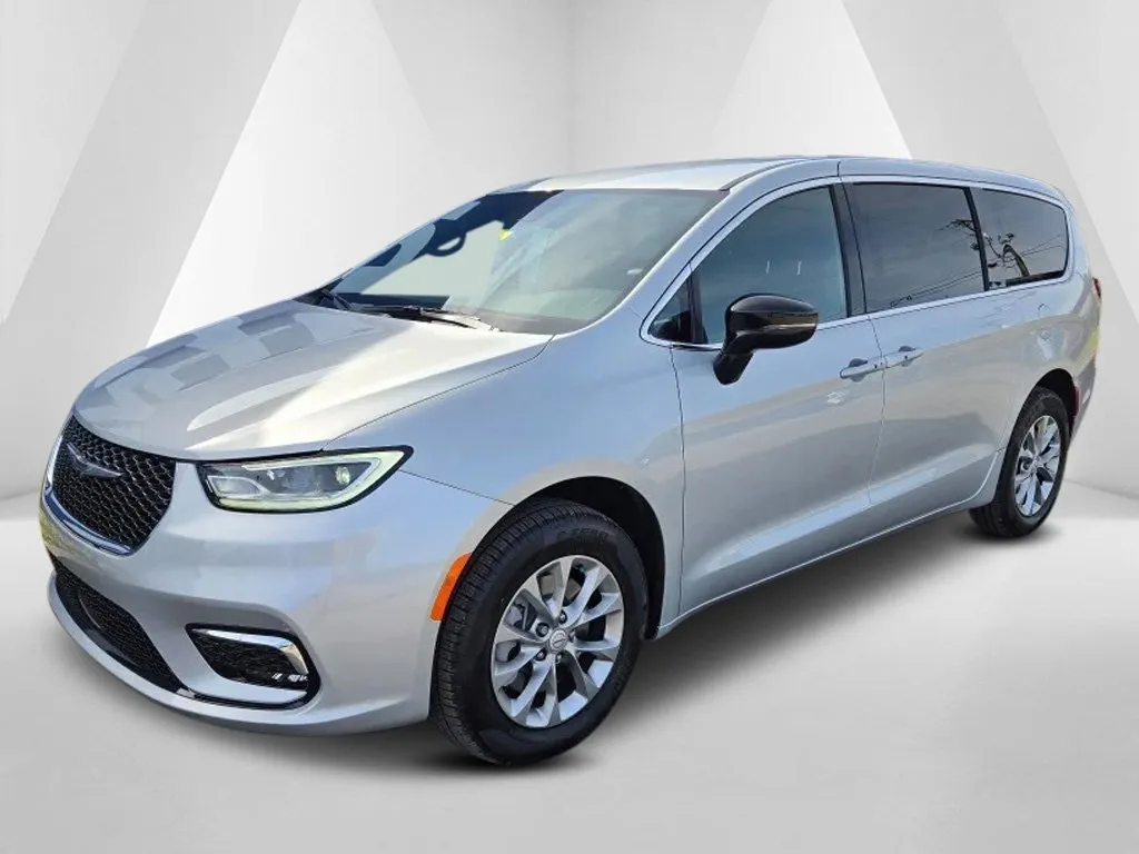 2026 Chrysler Pacifica Select - Photo 3