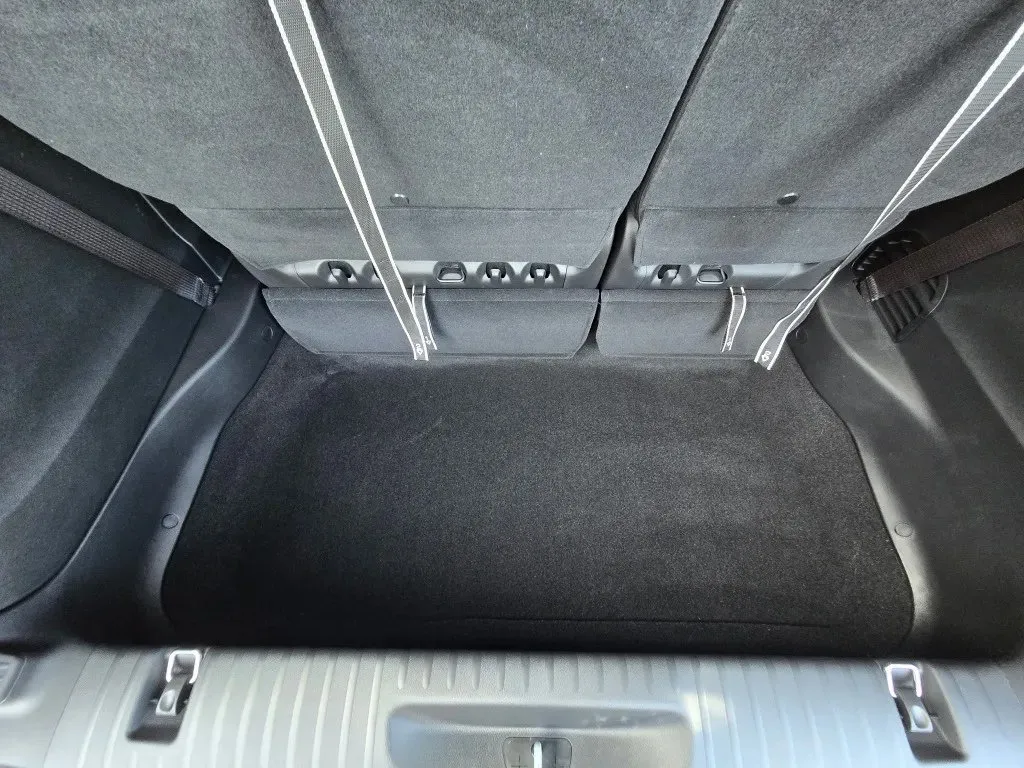 2026 Chrysler Pacifica Select - Photo 29