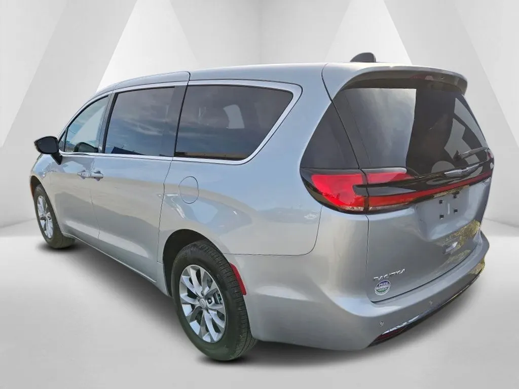2026 Chrysler Pacifica Select - Photo 5