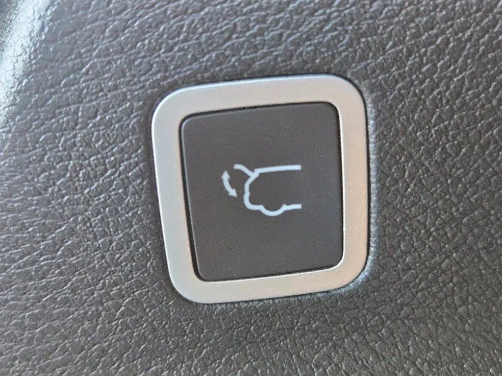 2026 Chrysler Pacifica Select - Photo 30
