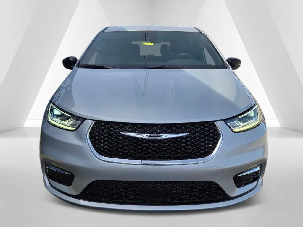 2026 Chrysler Pacifica Select - Photo 2