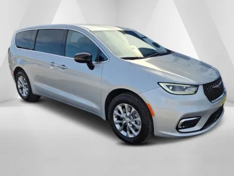 Silver 2026 Chrysler Pacifica Select for sale in Grayson, KY