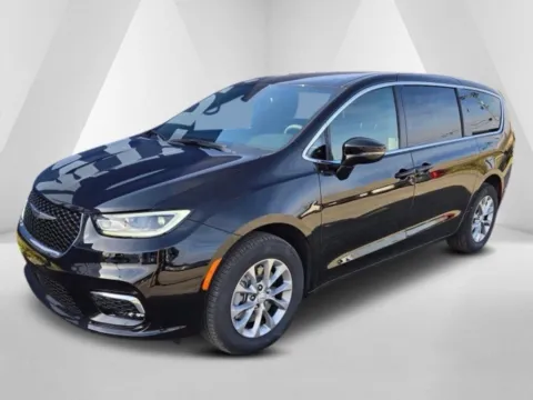 Another view of 2026 Chrysler Pacifica Select for sale in Grayson, KY at Pure Country Automotive