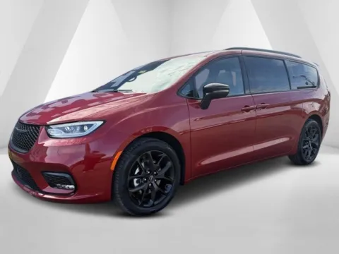 Another view of 2026 Chrysler Pacifica Limited for sale in Grayson, KY at Pure Country Automotive