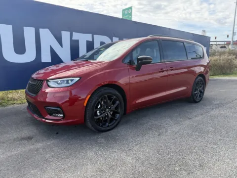 Another view of 2026 Chrysler Pacifica Limited for sale in Grayson, KY at Pure Country Automotive