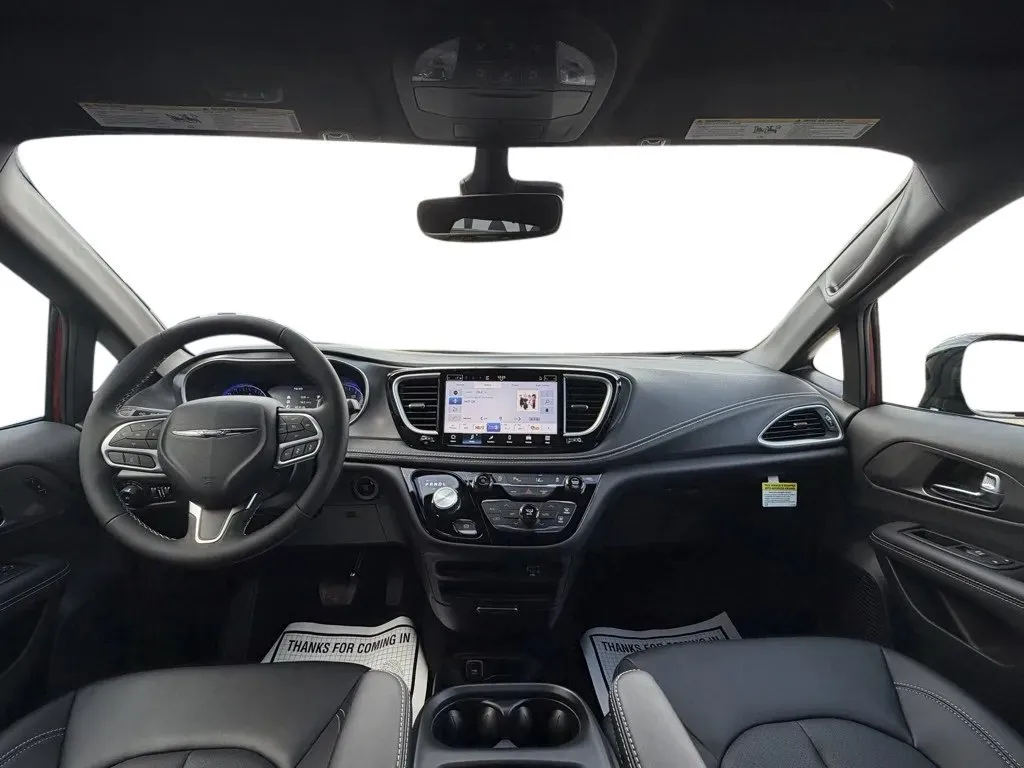 2026 Chrysler Pacifica Select - Photo 10