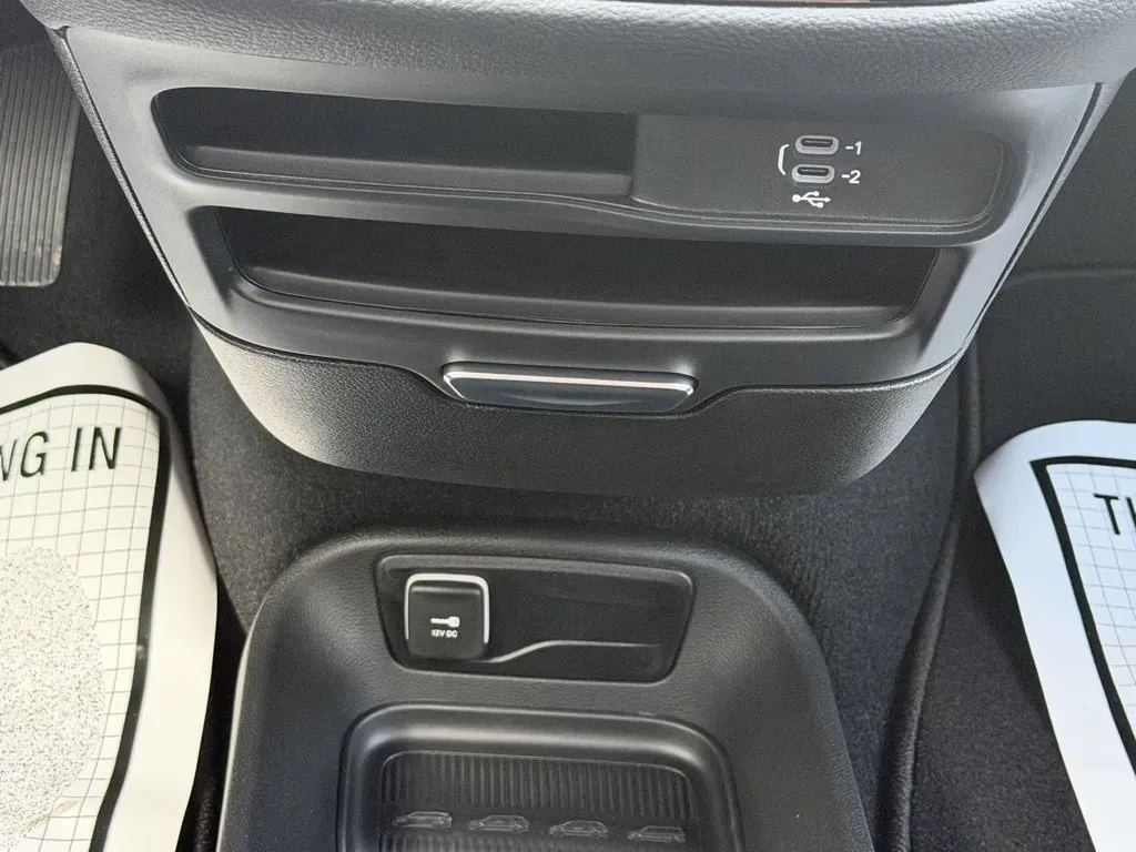 2026 Chrysler Pacifica Select - Photo 25