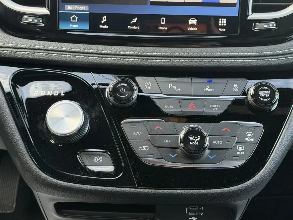 2026 Chrysler Pacifica Select - Photo 24