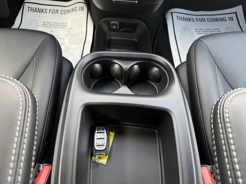 2026 Chrysler Pacifica Select - Photo 26