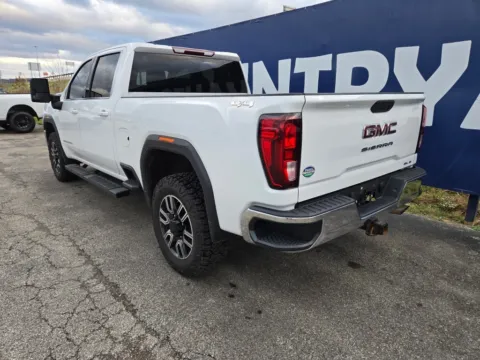 More photos of 2021 GMC Sierra 2500HD SLE at Pure Country Automotive, KY