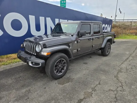 Another view of 2023 Jeep Gladiator Overland for sale in Grayson, KY at Pure Country Automotive