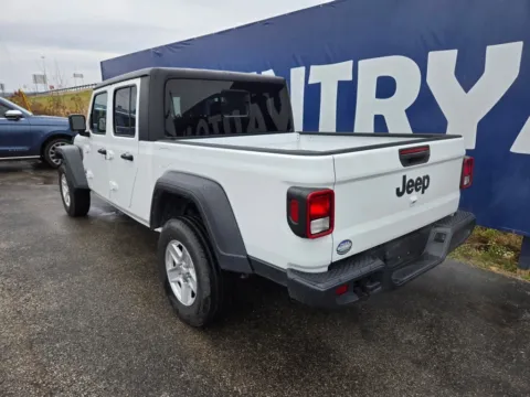 More photos of 2023 Jeep Gladiator Sport S at Pure Country Automotive, KY