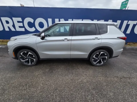 More photos of 2023 Mitsubishi Outlander SE at Pure Country Automotive, KY