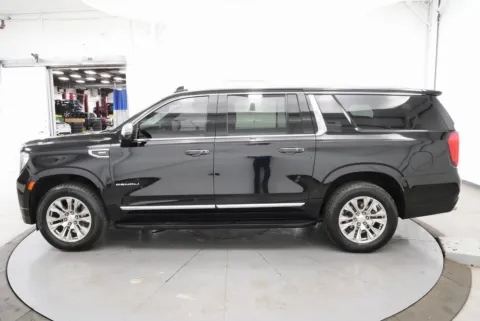 More photos of 2021 GMC Yukon XL Denali at Pure Country Automotive, KY