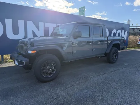 Another view of 2026 Jeep Gladiator Sport S for sale in Grayson, KY at Pure Country Automotive