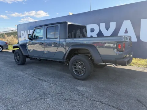 More photos of 2026 Jeep Gladiator Sport S at Pure Country Automotive, KY