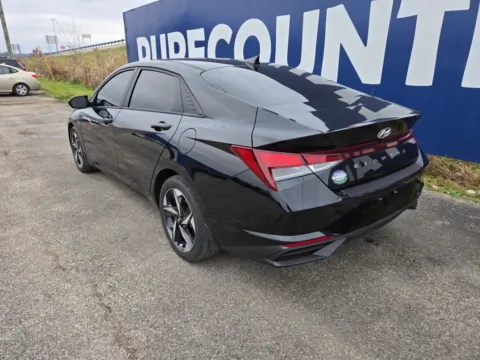 More photos of 2023 Hyundai Elantra SEL at Pure Country Automotive, KY