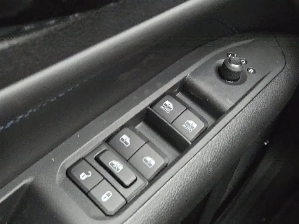 2026 Jeep Compass Altitude - Photo 13
